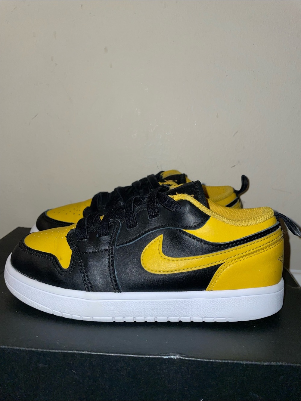 AIR JORDAN 1 LOW